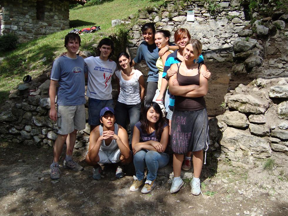 Una foto di gruppo dei volontari 2011 a Second'Alpe